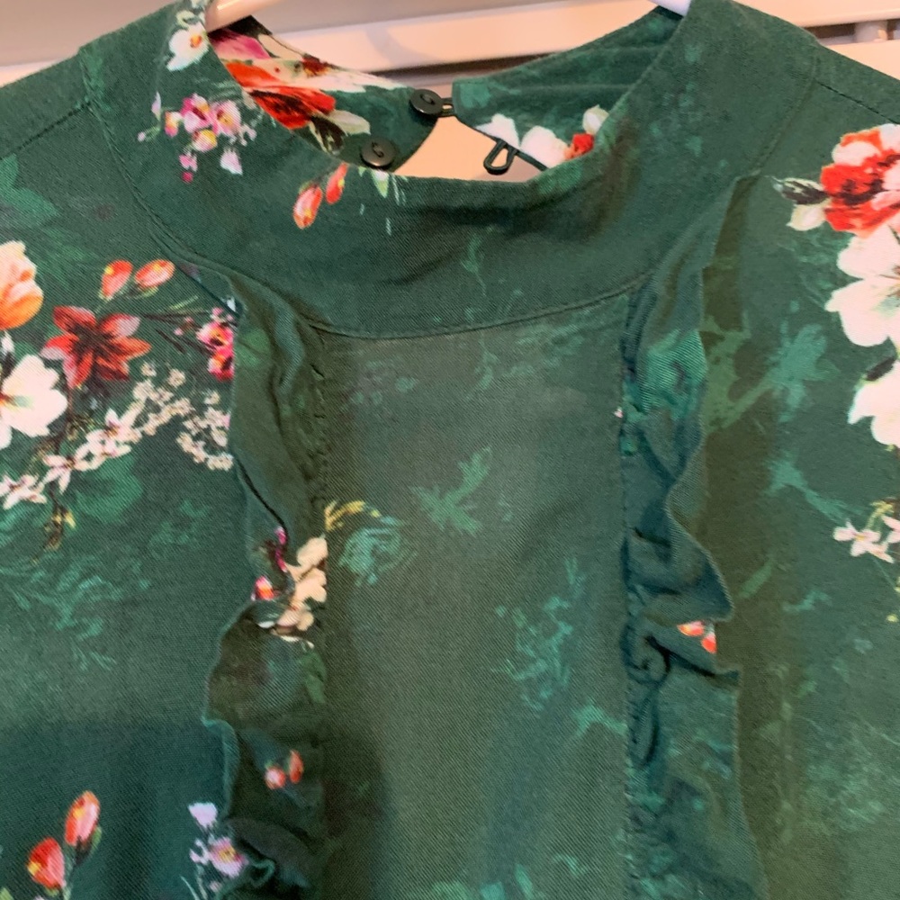 Green Ruffled Midi Dress - Picture 3 of 7